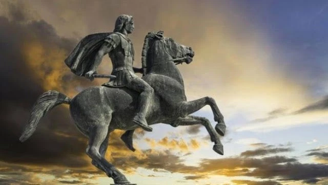 «Χειροπέδες» στον Αρχιεπίσκοπο περνούν οι Μητροπολίτες για το Μακεδονικό! Κλήρος και λαός ζητούν πιο έντονη αντίδραση – Θα γεμίσει το Μπιγκ Μπεν ελληνικές σημαίες και εδώ αρνούμαστε τα συλλαλητήρια